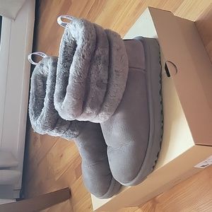 Women's gray uggs
